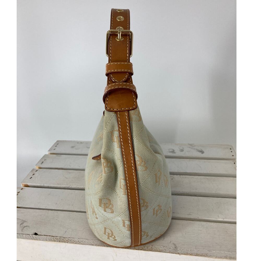 DOONEY & BOURKE, SMALL TAN BROWN CANVAS SIGNATURE HOBO BAG - Picture 2 of 15